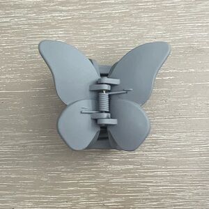 NWOT Matte Gray Butterfly Claw Clip